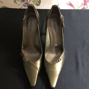 BCBGirls Metallic Olive Gold Pointed Toe Heels fits like 7AA